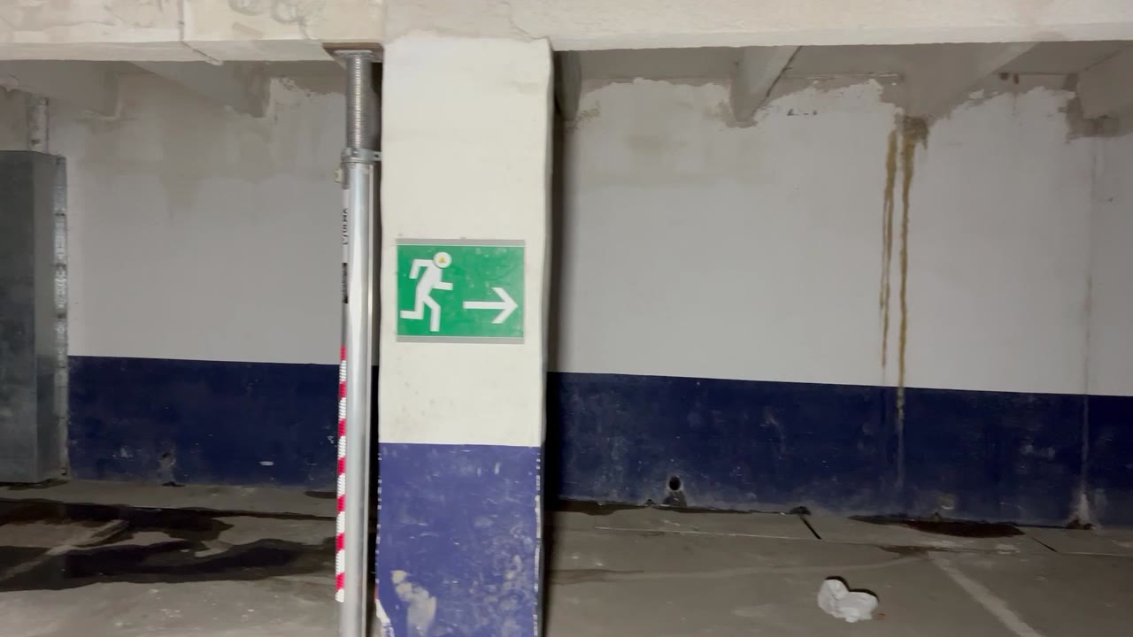 Parking B10 des Résidences du Valentin — photographie documentaire.